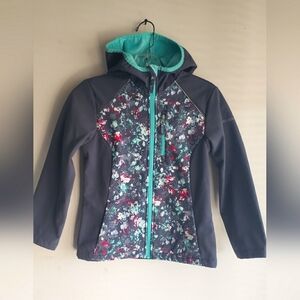 Free Country Girls Youth Softshell Hodded Jacket in Gray Floral Traverse Size L